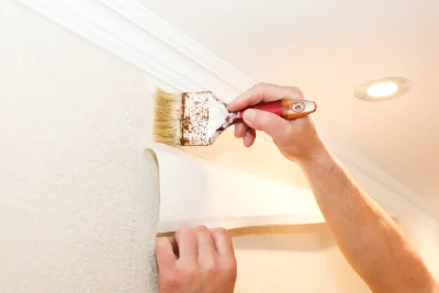 Pose de papier peint à Sainte-Lheurine — revêtements muraux et toiles de verre